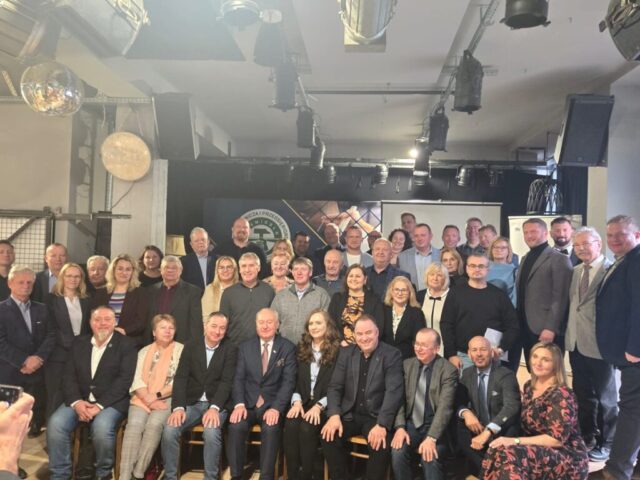 e5f2828d-78c1-4545-9c50-6529a3db1fd7